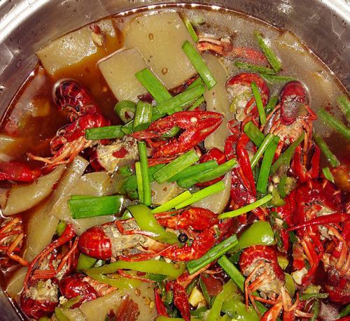 一口美味烧龙虾做法(手把手教您轻松掌握) 一口美味烧龙虾做法(手把手教您轻松掌握)