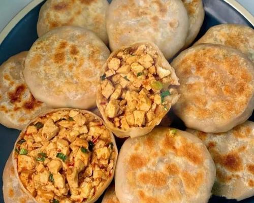 芝麻豆腐饼的做法是什么？如何在家轻松制作？