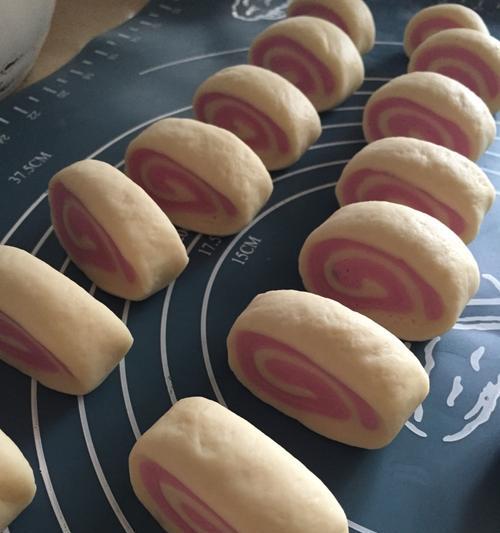 双色馒头,美食大杀器(手工制作) 双色馒头,美食大杀器(手工制作)