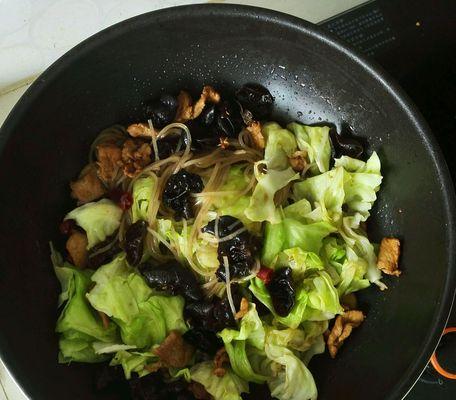 美味头菜炒肉末（一道简单易学的下饭菜）