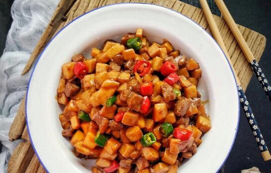 杏鲍菇牛肉丁的做法分享（健康美味）