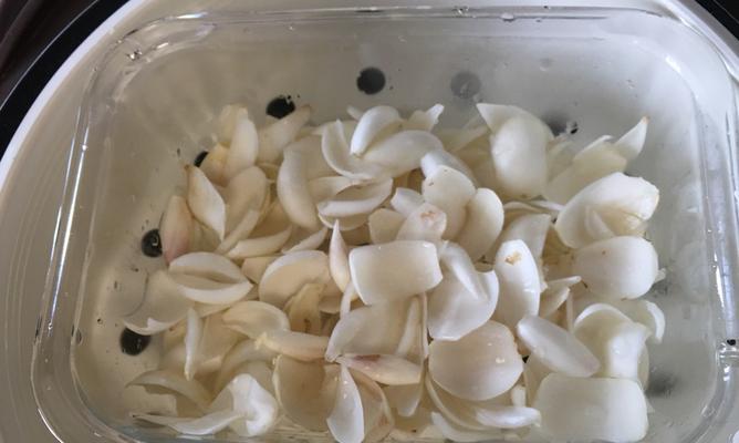 以鲜百合肉末粥为主题的健康食谱(做出营养丰富) 以鲜百合肉末粥为主题的健康食谱(做出营养丰富)