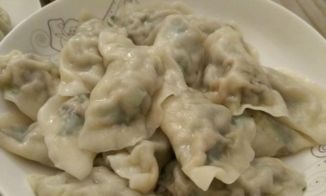 好吃又健康(手工素饺子的制作方法) 好吃又健康(手工素饺子的制作方法)