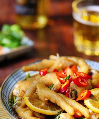 酸辣柠檬凤爪的制作方法（让你在家也能轻松做出饭店级美食）