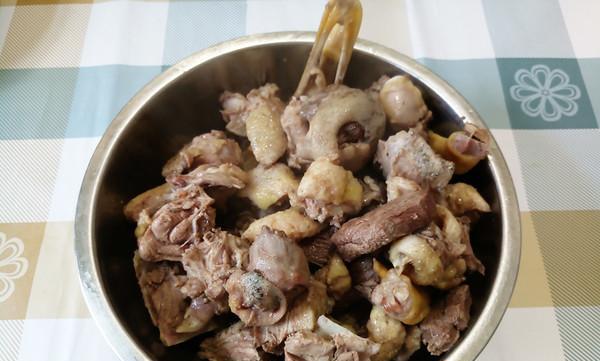 土鸭炖粉条怎么做？步骤和技巧是什么？