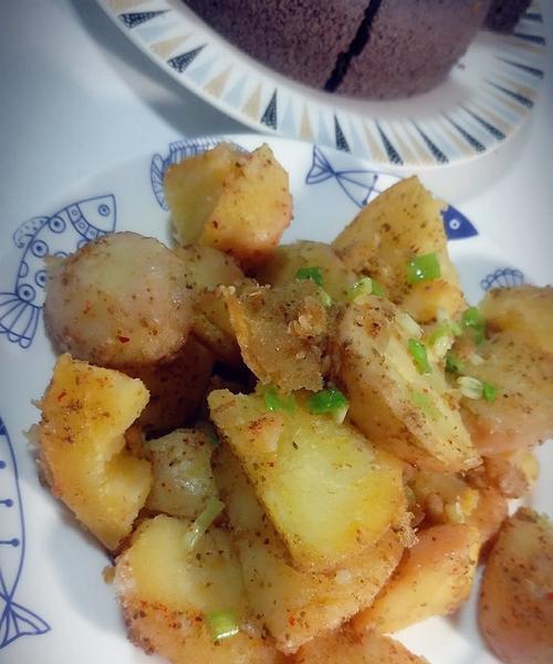 香煎小土豆怎么做？步骤和技巧有哪些？