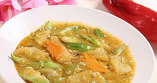 竹荪煮丝瓜，美味佳肴享口福（一道健康营养的家常菜）