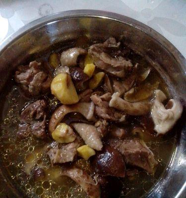 香菇炖土鸡的做法是什么?步骤详解及常见问题解答? 香菇炖土鸡的做法是什么?步骤详解及常见问题解答?