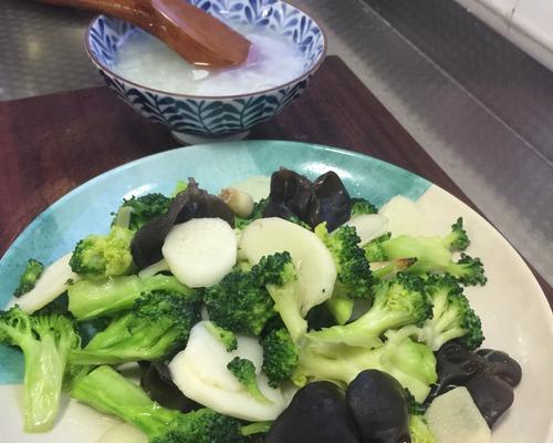 以水抄西兰花，清香浓郁的健康美味（健康蔬食）