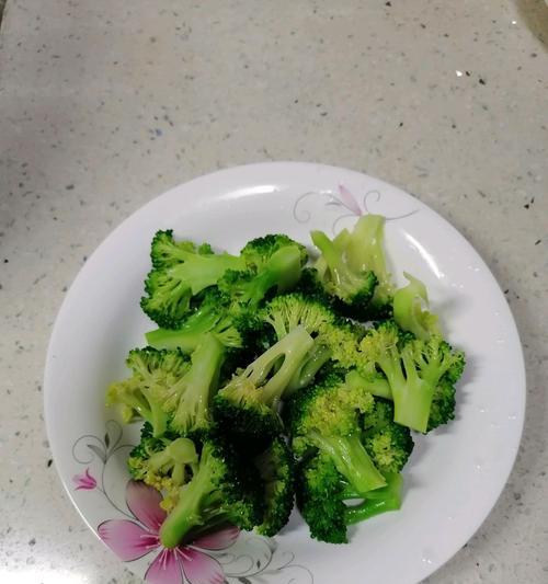 以水抄西兰花，清香浓郁的健康美味（健康蔬食）