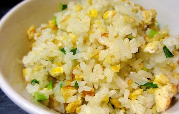 酸菜鸡蛋炒饭怎么做?详细步骤和技巧是什么? 酸菜鸡蛋炒饭怎么做?详细步骤和技巧是什么?