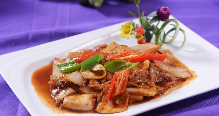 双椒炒墨鱼,美味入口不容错过(用料简单) 双椒炒墨鱼,美味入口不容错过(用料简单)