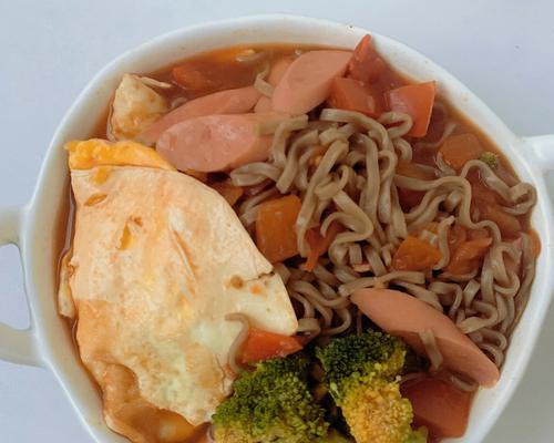 健康饮食的首选——以西蓝花番茄荞麦面（搭配多种食材）