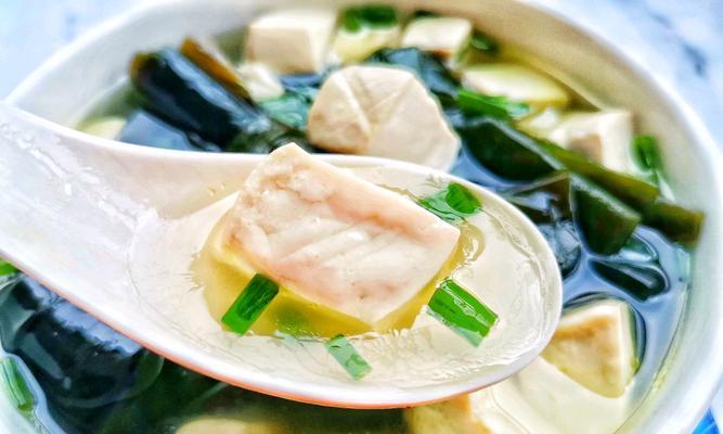 美味三鲜豆腐汤的做法（以清香）