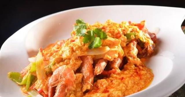 热辣口感，香辣呛大虾皇做法大揭秘（美食大咖教你轻松做出酥脆可口的大虾皇）