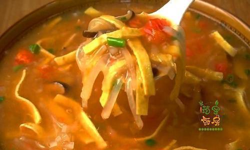 西红柿鸡汤怎么做？有哪些健康益处？