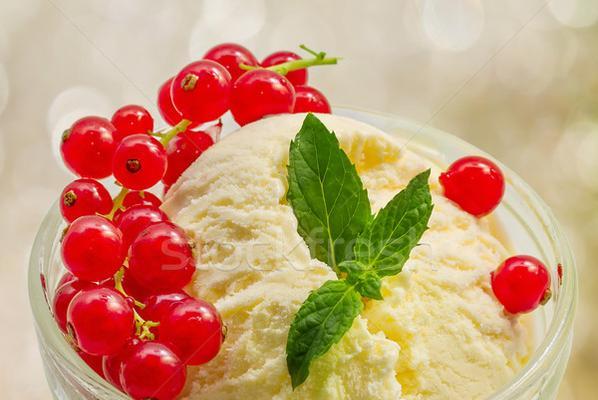 自制鲜果香草冰淇淋(清凉夏日的必备冰品) 自制鲜果香草冰淇淋(清凉夏日的必备冰品)