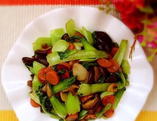清爽可口的鲜虾香菇油菜(家庭必备的一道简单美食) 清爽可口的鲜虾香菇油菜(家庭必备的一道简单美食)