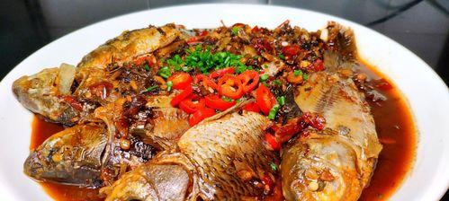 以酥海鲫鱼为主角的美味佳肴(口感酥脆) 以酥海鲫鱼为主角的美味佳肴(口感酥脆)