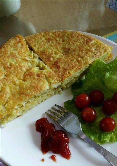 土豆鸡蛋披萨饼的制作方法（做一份美味可口的披萨）