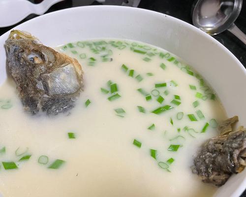 超简单的豆腐鲫鱼汤的做法？步骤和秘诀是什么？