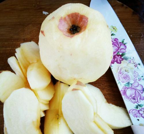 以水果泡菜，打造健康美味新体验（如何在家制作美味营养的水果泡菜）