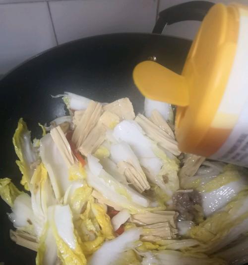 白菜炒腐皮怎么做？步骤和技巧有哪些？