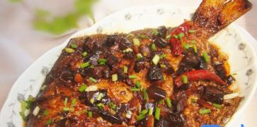 清蒸红鲳鱼的做法是什么？如何确保鱼肉鲜嫩不腥？