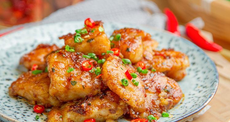 一口咬下，油香四溢——美味油淋鱼的做法（口感鲜美）