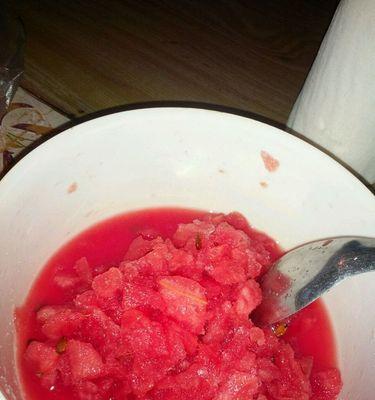 西瓜沙冰怎么做？详细步骤和小贴士是什么？