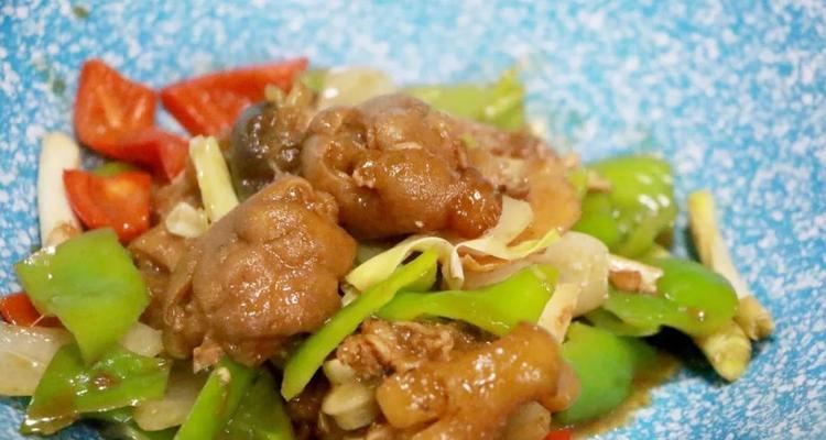 打造美味私房菜——以西芹洋葱墨鱼花为例（新鲜海鲜+蔬菜做法）