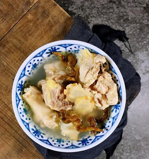 石斛鸡汤怎么做？有哪些健康益处？