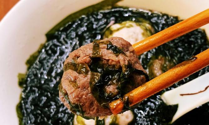 油面筋紫菜汤的做法（家常汤菜）