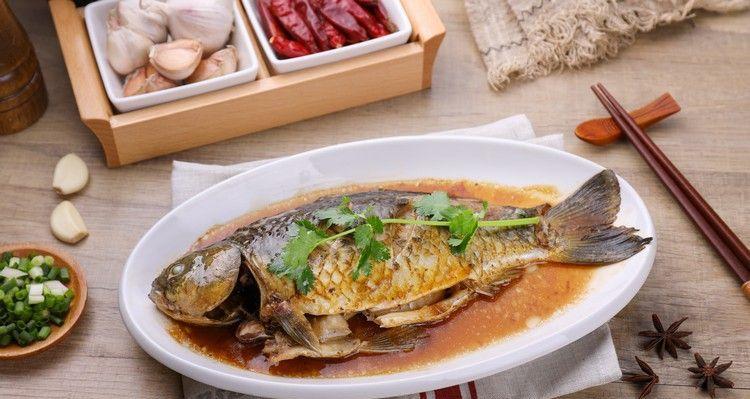 小柱私房菜之蒜香鲫鱼的做法?如何在家轻松复刻? 小柱私房菜之蒜香鲫鱼的做法?如何在家轻松复刻?