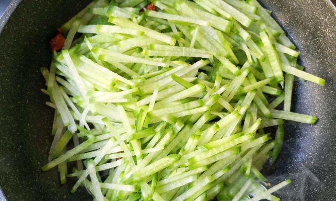 咸香爽口，做法简单的腌萝卜丝（家常小菜）