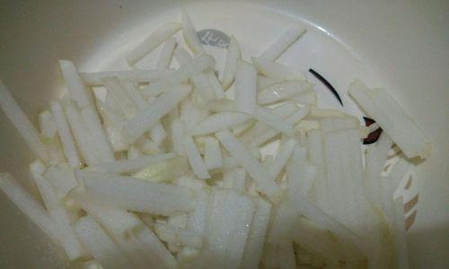咸香爽口，做法简单的腌萝卜丝（家常小菜）