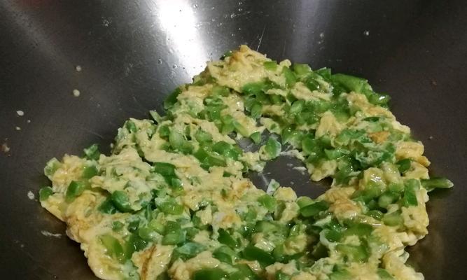 青椒炒鸡蛋的做法是什么？步骤详解和常见问题解答？