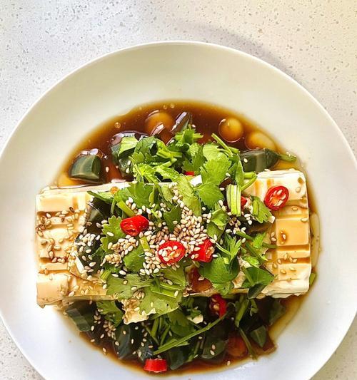 香菜皮蛋豆腐，健康美味双不误！