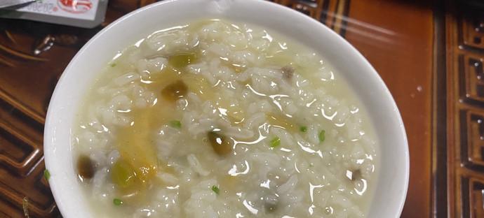 香菇皮蛋瘦肉粥的做法（健康营养）