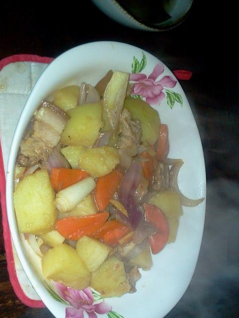 美味蔬菜组合的烹饪方法(土豆胡萝卜洋葱的完美搭配) 美味蔬菜组合的烹饪方法(土豆胡萝卜洋葱的完美搭配)