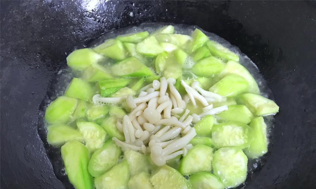 丝瓜鸡蛋紫菜汤怎么做？有哪些步骤和技巧？