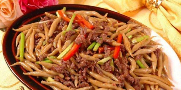 如何在家制作美味的莜面煮鱼子？步骤和技巧是什么？