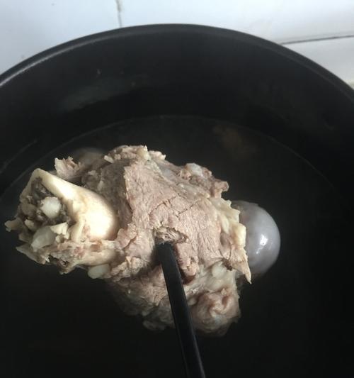 以土茯苓筒骨汤为主题的健康汤品制作（探究土茯苓筒骨汤的功效与制作方法）