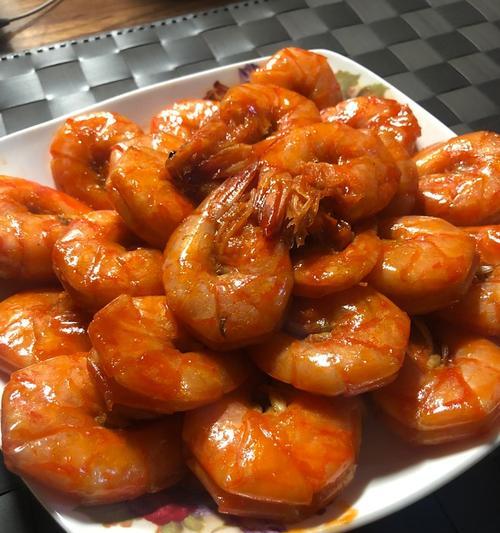 美食节奏——以西红柿烧河虾的制作方法（以新鲜美味为主）