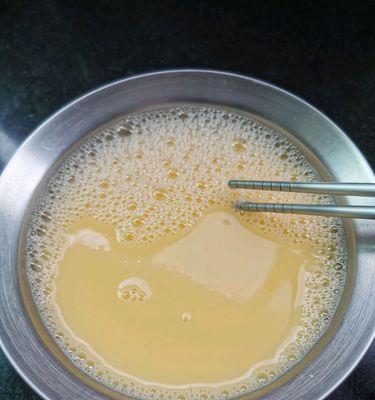 鲜美可口的鲜虾粟米羹（用简单材料制作最美味的汤）