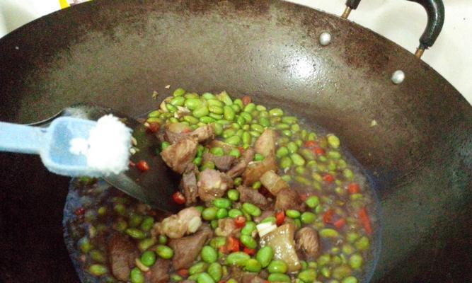 美味又健康，香肠炒毛豆米的做法（家常菜谱/美食小贴士/健康生活）