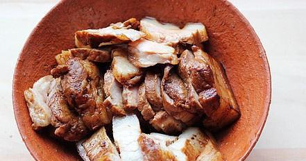 五花肉蒸甜梅菜（用家常的方法）