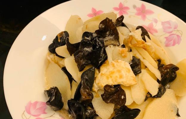 山药木耳炒虾仁的做法是什么？这道菜的营养价值如何？