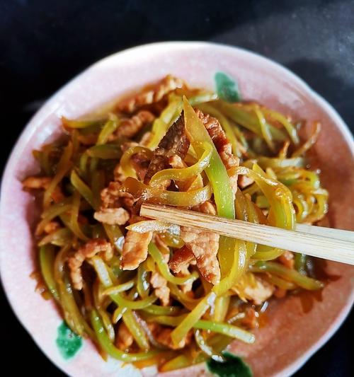 莴笋干炒肉怎么做？莴笋干炒肉的家常做法是什么？