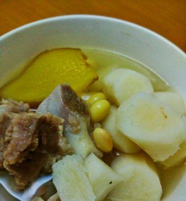 以山药骨头汤为基础的营养汤品制作方法（山药骨头汤的做法及健康功效）